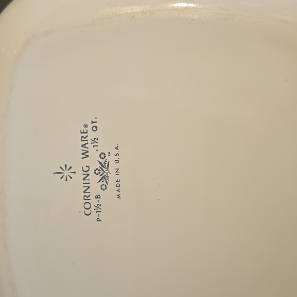 Corningware Cornflower 1.5 Qt Casserole Dish with Trivet - Picture 4 of 6